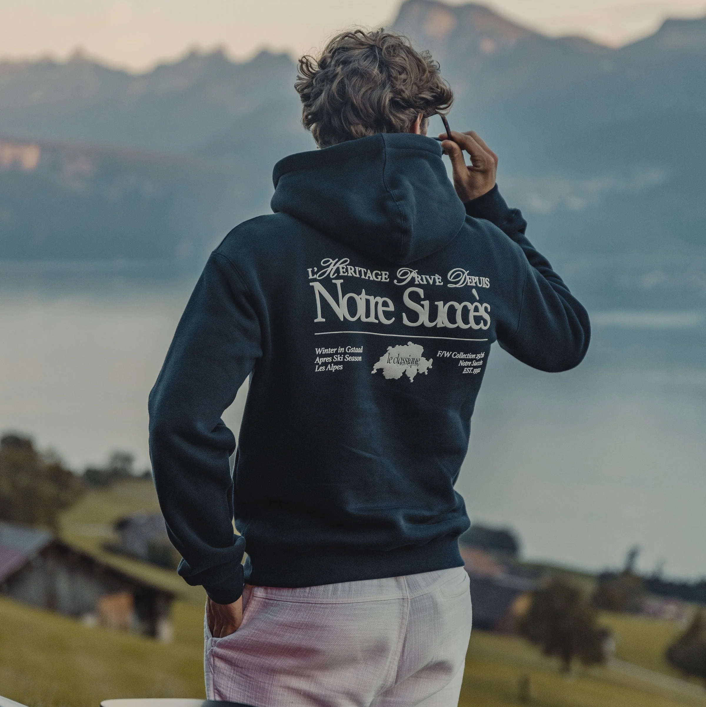 Le Classique Hoodie - Image 10