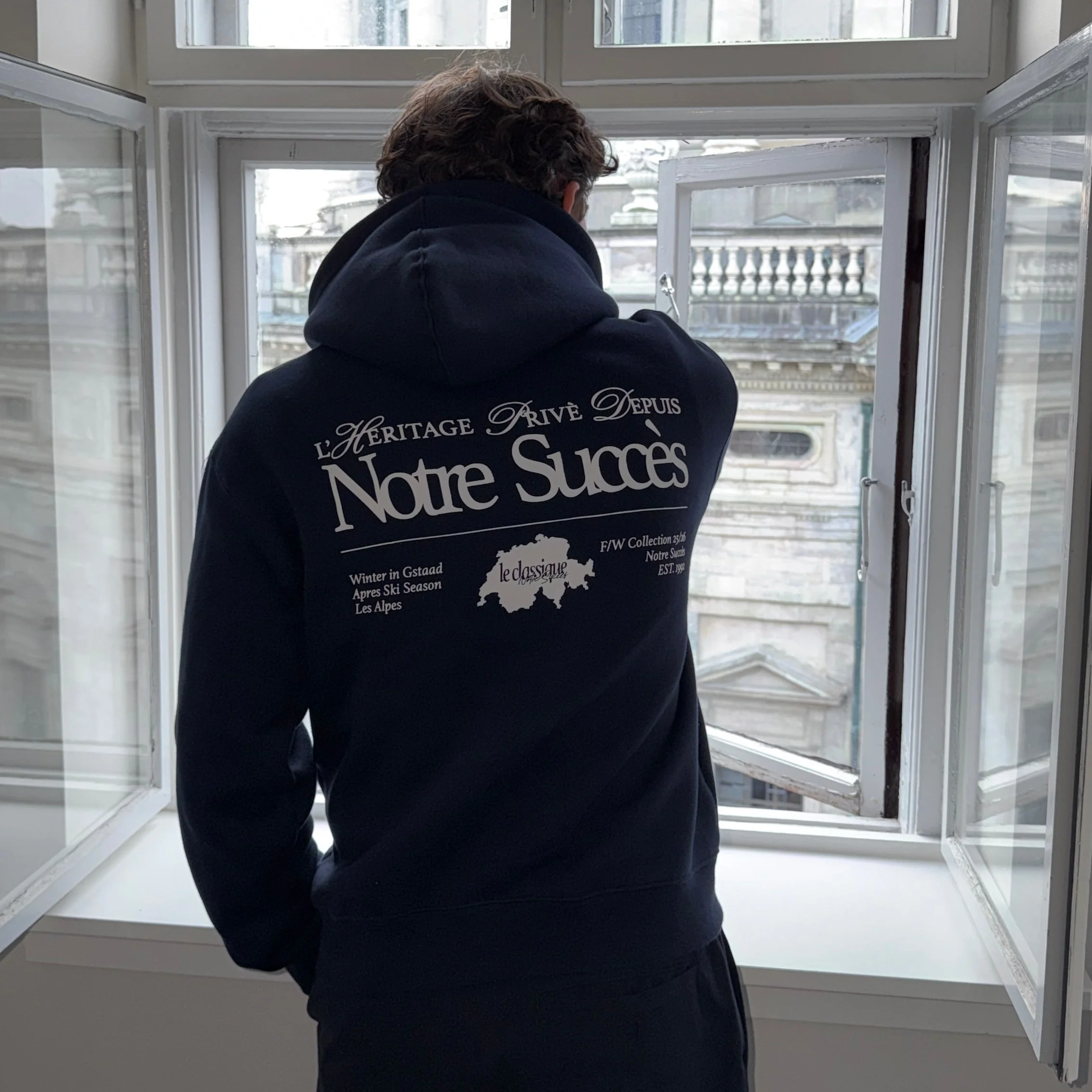 Le Classique Hoodie - Image 8